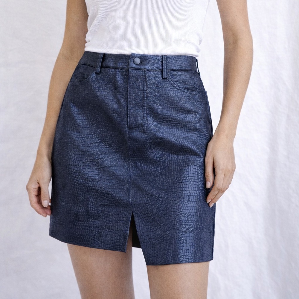 WAYF‎ Faux Leather Croc Embossed pencil Skirt navy blue size XS Front Slit NWT